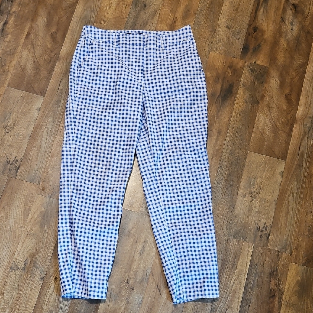 👖Chadwicks White and Blue Checked Stretch Cropped Pants